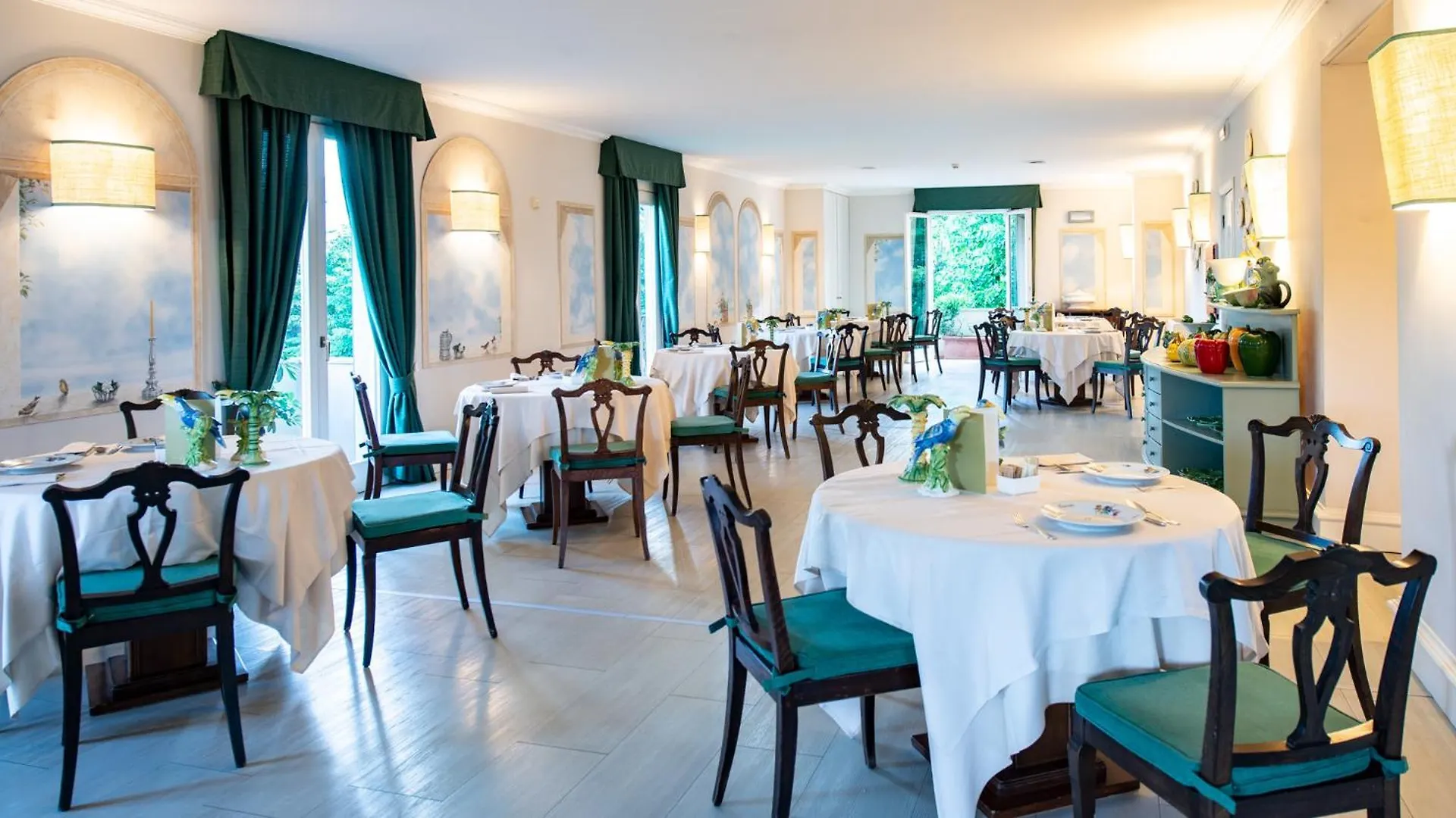 Hotel Franceschi Forte dei Marmi 4*,  İtalya
