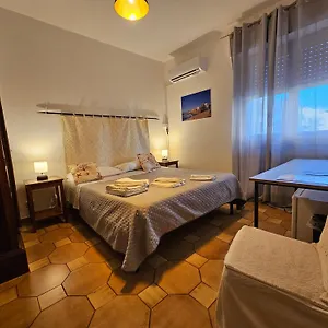 Antonhouse , Alghero Italien